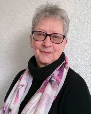 Photo of Carolyn J Powell, Psychotherapist, MSc, MUKCP