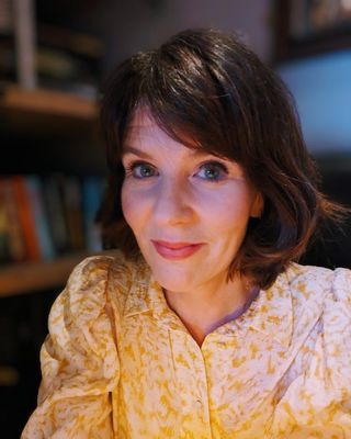 Photo of Edel Grogan, Psychotherapist, MSc, Pre-Accredited Member IACP