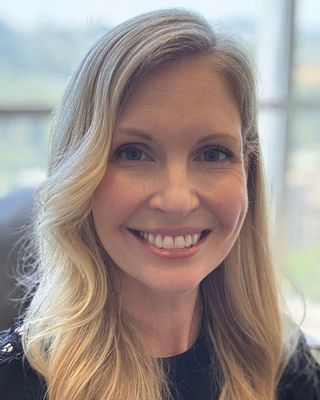 Photo of Elizabeth Kiriakos, Marriage & Family Therapist, MA, LMFT, SEP