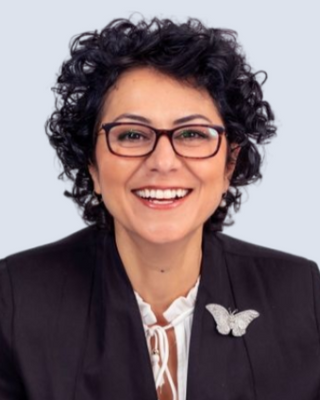 Photo of Dela Fotoohi, Registered Psychotherapist (Qualifying), BSc, MA
