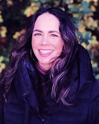 Photo of Kay Lee, Licensed Professional Counselor, MA, LPC, RYT