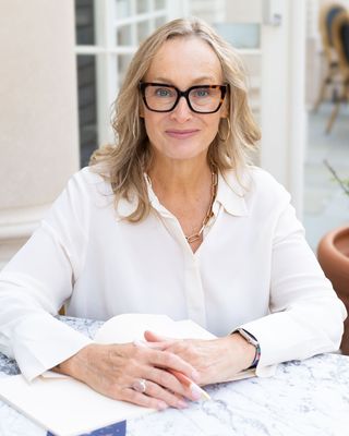 Photo of Diane Hassall, Psychotherapist, COSRT Accred