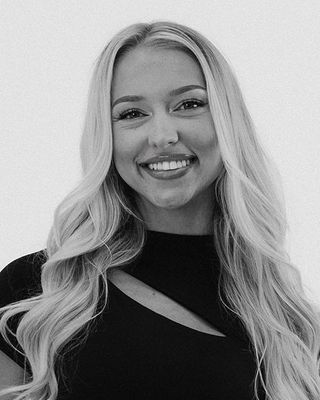Photo of Remy Louise Francis, Pre-Licensed Professional, CMHCI