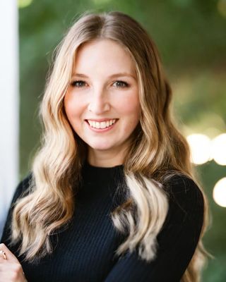 Photo of Hollie Zinn, Licensed Independent Social Worker, MSW, LISW