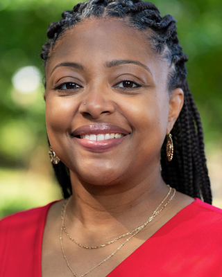 Photo of Rosalyn Smith, Clinical Social Work/Therapist, MSW, LISW-CP