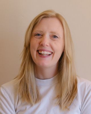 Photo of Jess Cásarez, Clinical Social Work/Therapist, LLMSW