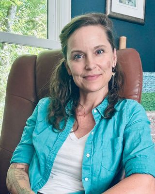Photo of Mia DiMola, Marriage & Family Therapist, CFLE, LMFT