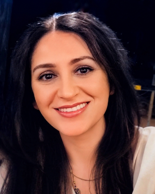 Photo of Ladan Razavi, Psychiatric Nurse Practitioner, PMHNP
