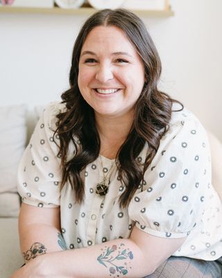 Photo of Ash Isenhower, Marriage & Family Therapist, LMFT