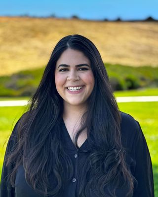 Photo of Nicole Yeroushalmi, Marriage & Family Therapist, MA, LMFT