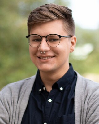 Photo of Garret Patterson I Larch Counseling, LMFTA, Marriage & Family Therapist Associate