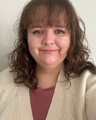 Photo of Lily Giesler, Clinical Social Work/Therapist, LMSW