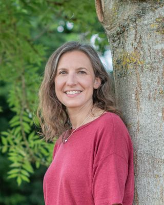 Photo of Emilie Sclater, Psychotherapist, UKCP Trainee