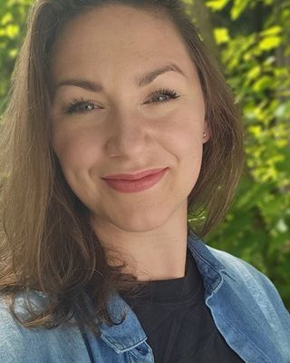 Photo of Amanda Earhart, Registered Social Worker, MSW, RSW