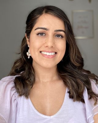 Photo of Lauren Sidhu, Counsellor, MBACP