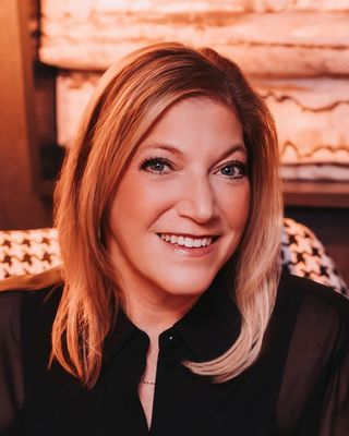 Photo of Dr. Jen Altman, Psychologist, PsyD