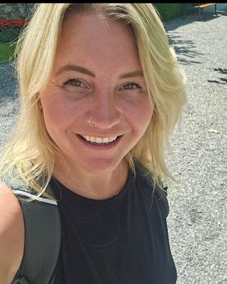 Photo of Nadine Lewis, Counsellor, MBACP