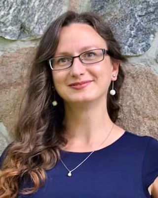 Photo of Daria Coulombe, Registered Psychotherapist (Qualifying), MACP, AW, EMDR, CBT, DBT