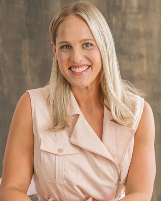 Photo of Ellie Rizor, Psychiatric Nurse Practitioner, RN, DNP, PMHNP