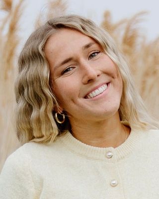 Photo of Annie Perry, Pre-Licensed Professional