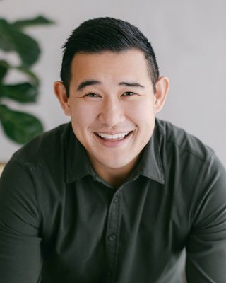 Photo of Justin Hui, Marriage & Family Therapist, MS, LMFT