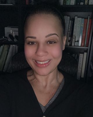 Photo of Elaine Santos, Clinical Social Work/Therapist, LICSW