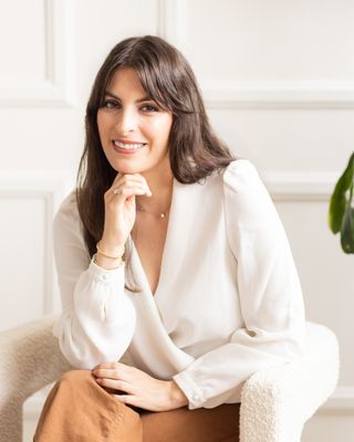 Photo of Roxanne Cueva, Marriage & Family Therapist, MS, LMFT