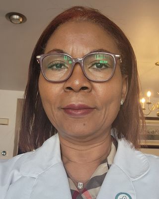 Photo of Grace Nnamani, Psychiatric Nurse Practitioner, PMHNP, BC, FNP