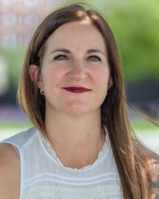Photo of Annie Tarnasky, Licensed Professional Counselor, LPC, LMHC