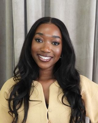 Photo of Shola Adedeji, Registered Psychotherapist (Qualifying), MA