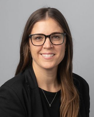 Photo of Erin Saccomano, Registered Psychotherapist (Qualifying), MACP, BA, CNP