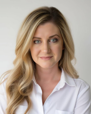 Photo of Holly Behiels, Registered Psychotherapist, BSc, MA, RP