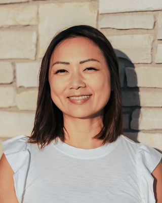 Photo of Kelly Chang, Marriage & Family Therapist, MS, LMFT