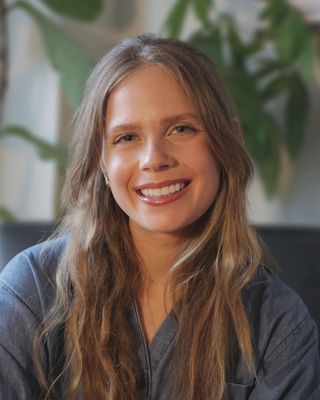 Photo of Carly Nicoloff - Eating Habits, Weight Loss - Carly, Registered Psychotherapist (Qualifying)