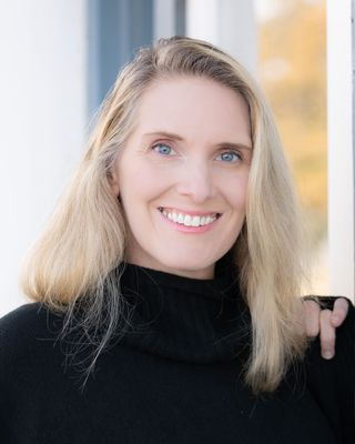Photo of Elizabeth Rubino, Mental Health Counselor, MA, RDT, LPC, LMHC