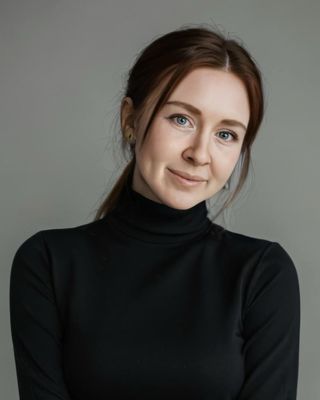 Photo of Stephanie deVries - Postpartum Therapy Stephanie deVries, Registered Psychotherapist (Qualifying), RP(Q), MA