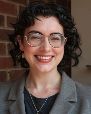 Photo of Linsey Megrue, Clinical Social Work/Therapist, MSW