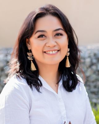 Photo of Zi Hinshillwood, Pre-Licensed Professional, MAHS, DpC, MAMCFC