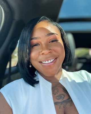 Photo of Naveta Barry, Marriage & Family Therapist, LMFT