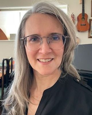 Photo of Rebecca Worden, Registered Psychotherapist, MCCP, RP, MTA