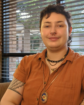 Photo of Avery Navas-Harlow, Marriage & Family Therapist