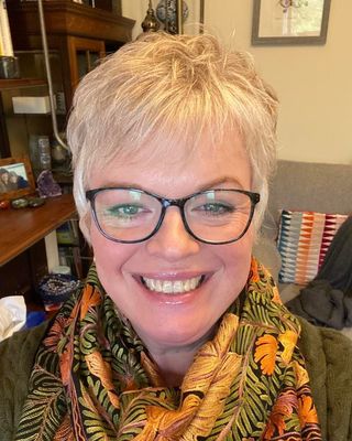 Photo of Alison Gifford, Counsellor, PhD, MBACP
