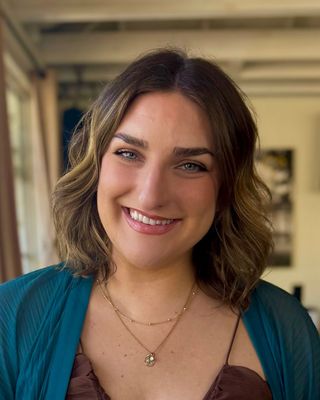 Photo of Lauren Bark, Marriage & Family Therapist Associate, AMFT, APCC