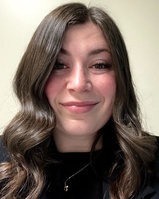 Photo of Erin Dilollo, Registered Psychotherapist (Qualifying), MACP, BSc