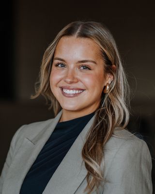 Photo of Nina Davis, Marriage & Family Therapist Associate, MS, AMFT