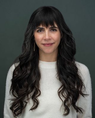 Photo of Meg Walsh, Registered Psychotherapist, CTP Dip, BFA, E-RYT
