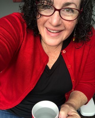 Photo of Dr. Ali Dubin, Marriage & Family Therapist, PsyD, LMFT