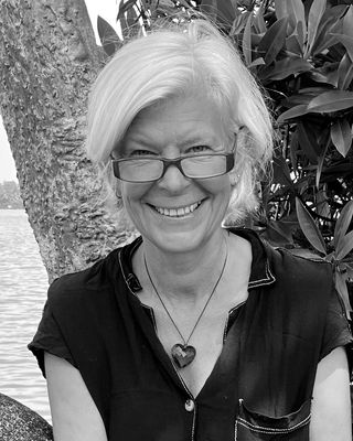 Photo of Sarah Bond, Psychotherapist, PsychD, COSRT Reg.