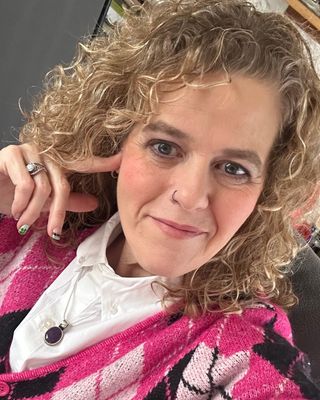 Photo of Julie Sonderegger, Clinical Social Work/Therapist, MSW, SWLC