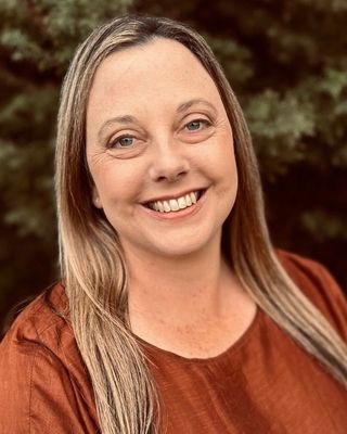 Photo of Holly Lonkay, Psychologist, PsyBA General